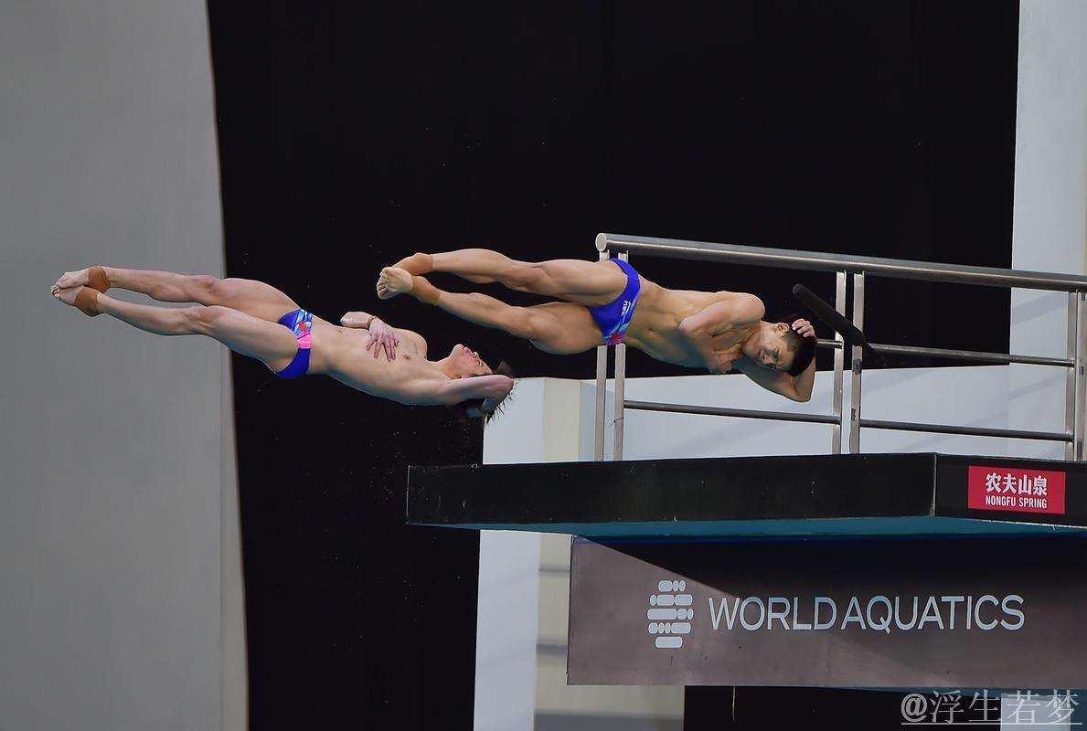 程子龙携手朱子锋勇夺男子双人10米台金牌 程子龙携手朱子锋勇夺男子双人10米台金牌